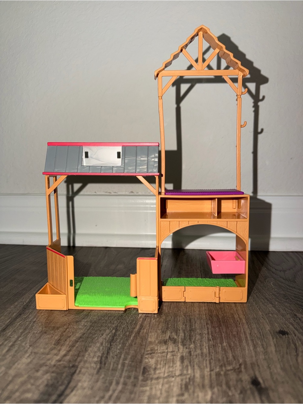 Mattel Barbie Barn Pet Dollhouse Playset